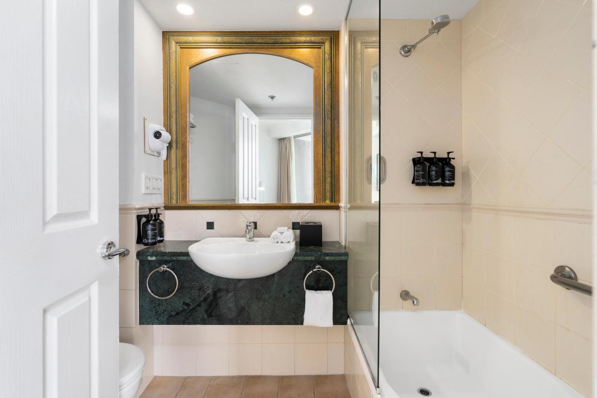 Legends Surfers Paradise Mid Week Madness Deal - Q Stay Gold Coast Exterior foto