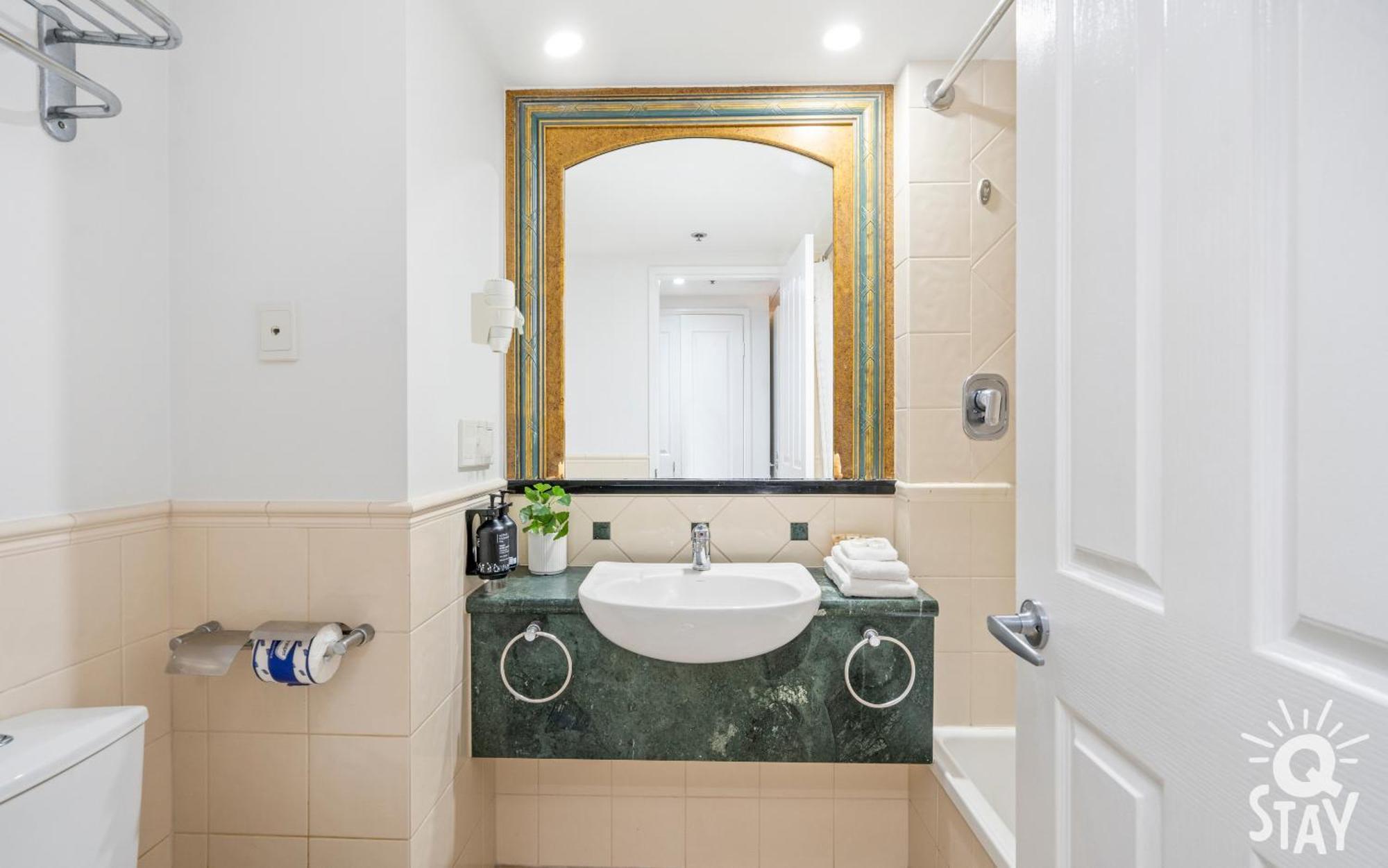 Legends Surfers Paradise Mid Week Madness Deal - Q Stay Gold Coast Exterior foto